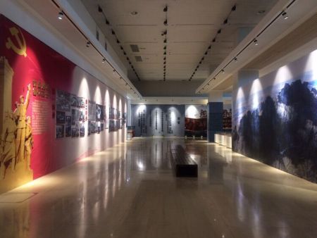 傳尚廣告創(chuàng)新型的地產(chǎn)物料廣告噴繪 黃埔軟膜燈箱安裝